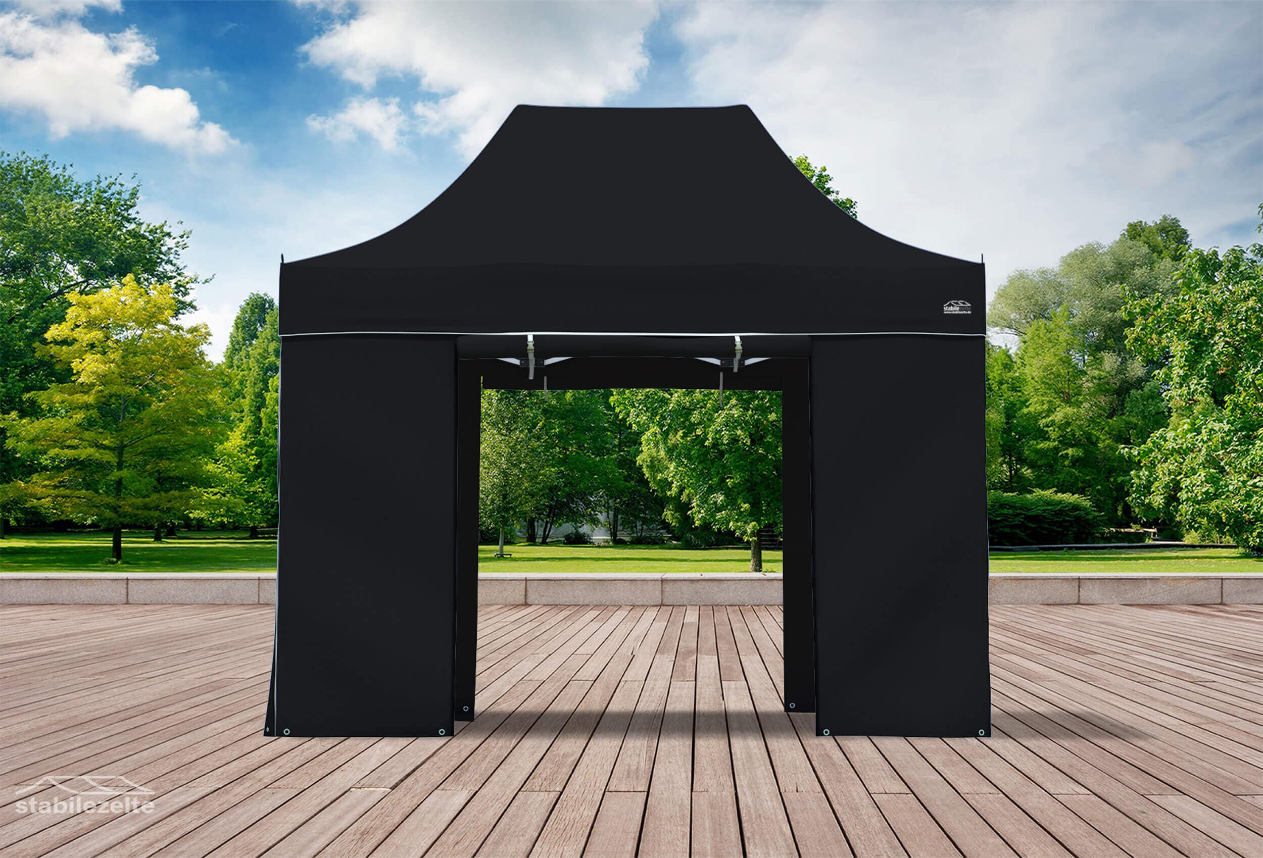Schwarzer Faltpavillon mit geöffneten Türen 3 x 2m in einem Park