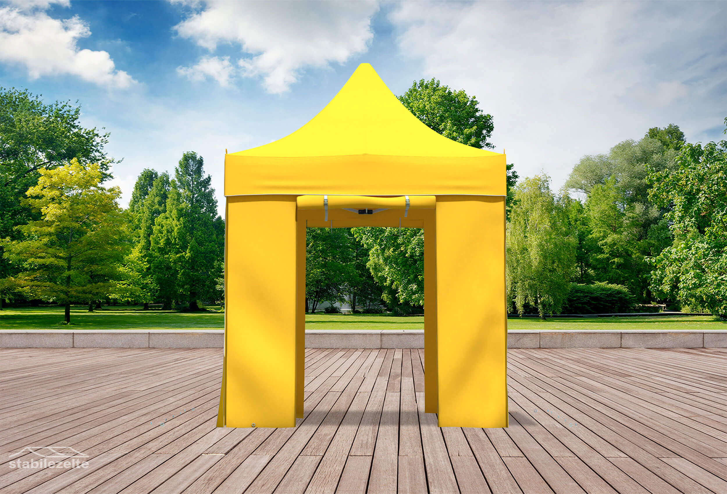 Gelber Faltpavillon mit geöffneten Türen 2 x 2m in einem Park