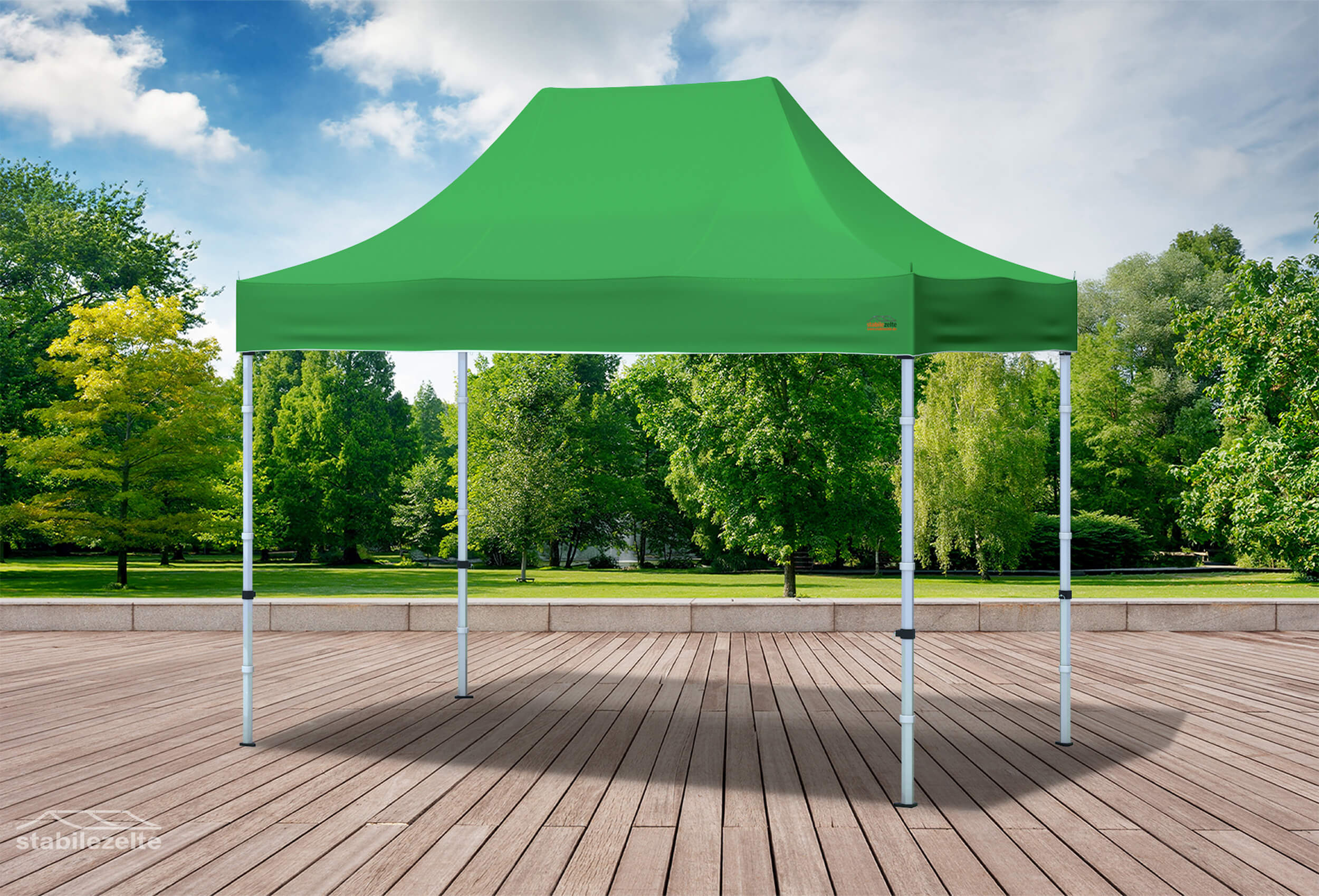 Grüner Faltpavillon ohne Seitenteile 3 x 2m in einem Park