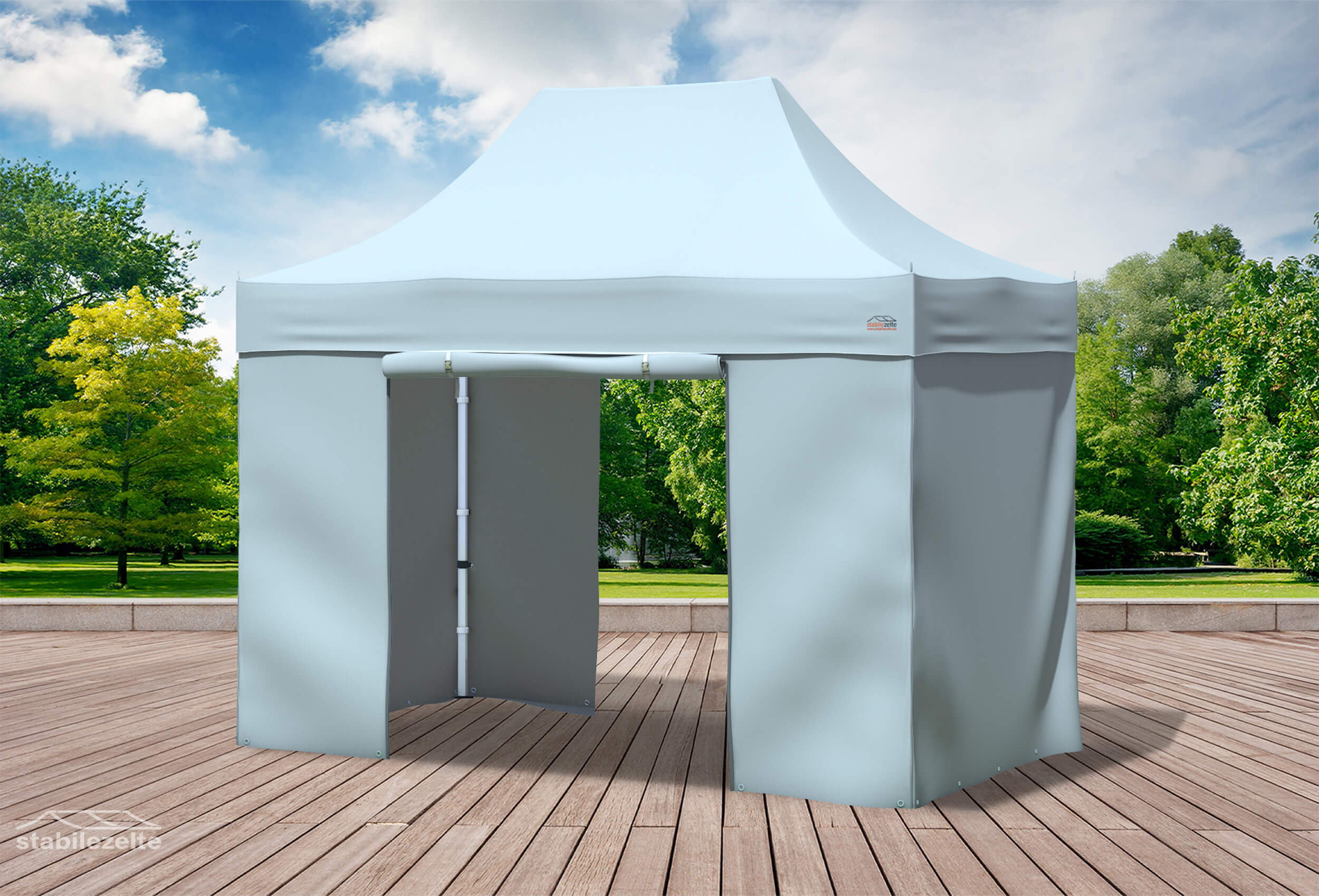 Grauer Faltpavillon mit geschlossenen Seitenteilen und Türen 3 x 2m in einem Park
