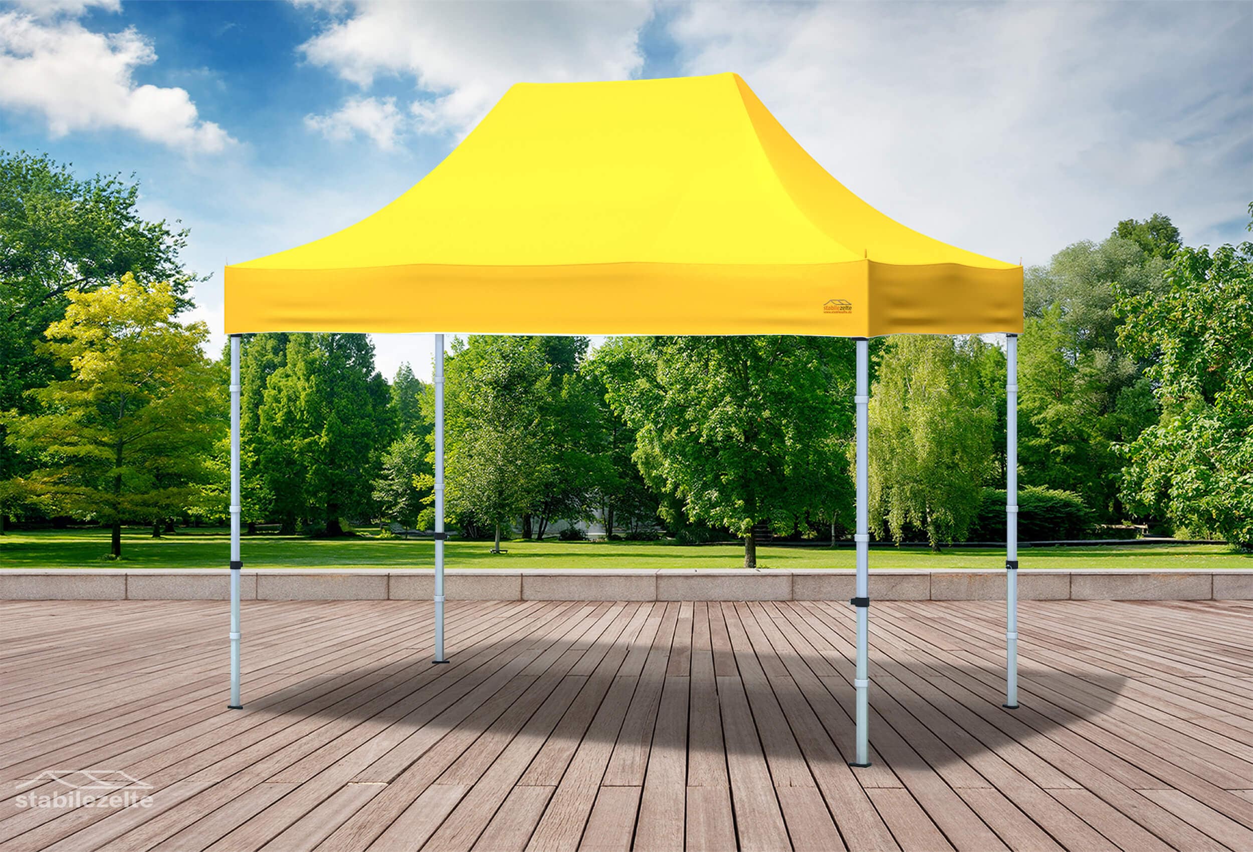 Gelber Faltpavillon ohne Seitenteile 3 x 2m in einem Park